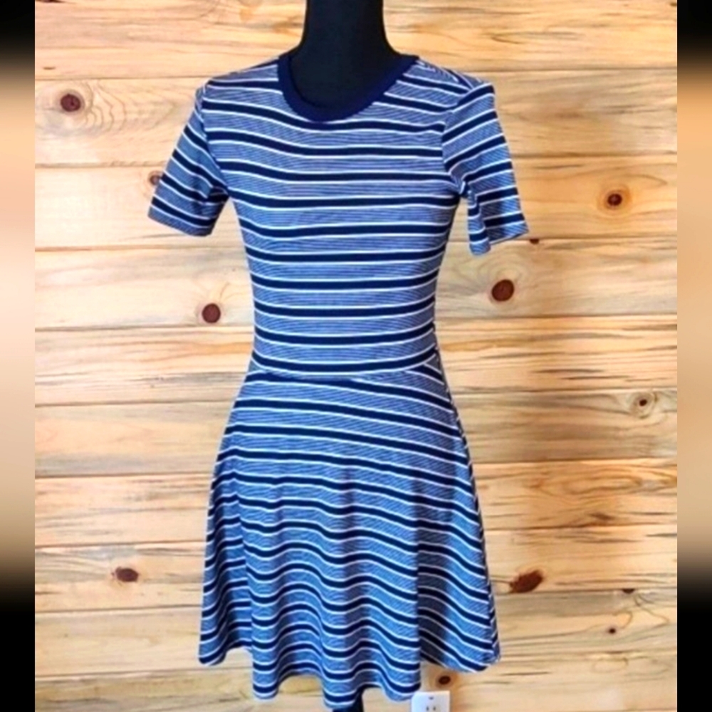 DIVIDED Ladies striped Short Sleeved Dress 6
